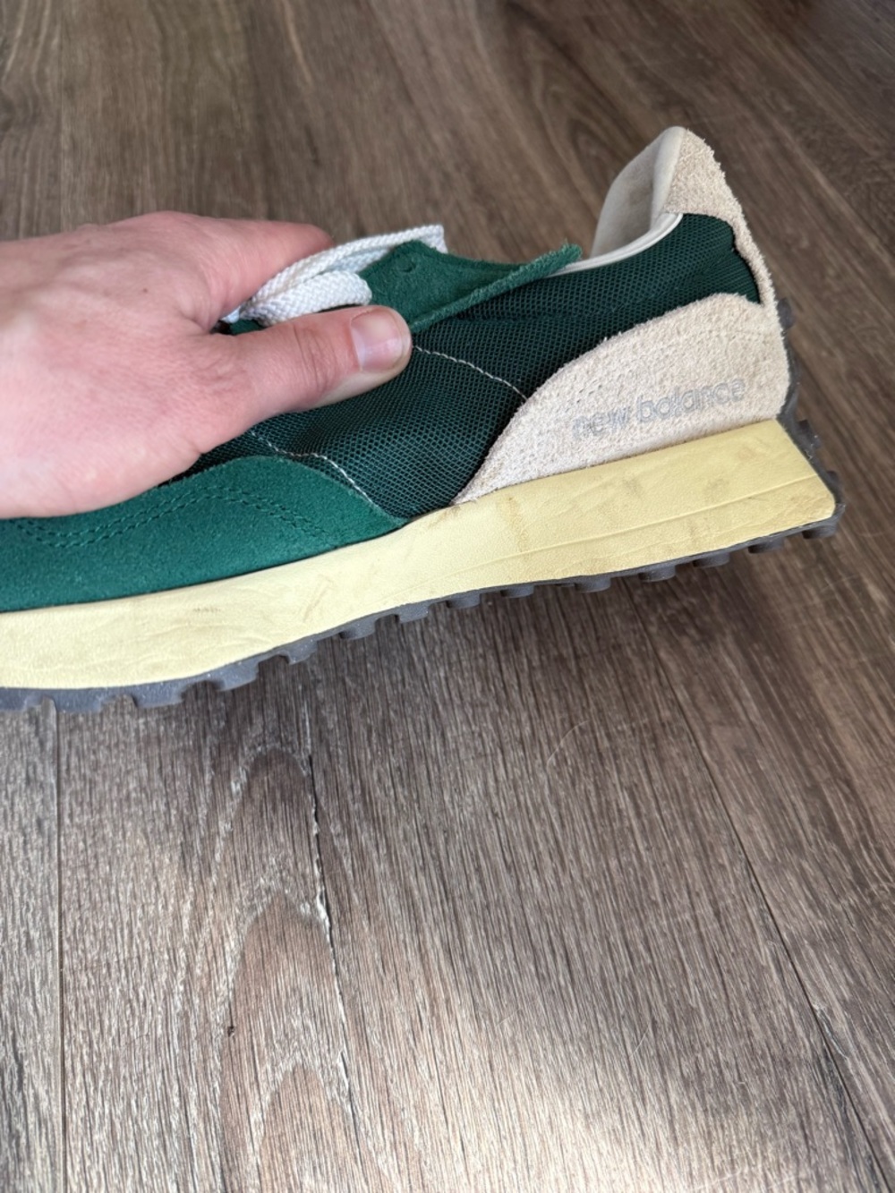 New Balance 327 Women's Green and White Retro Runner Sneakers - Picture 3 of 6